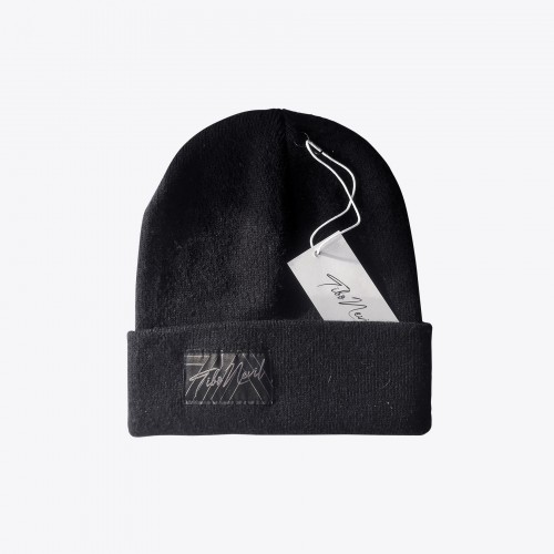 BLACK BEANIE WITH TIBO...